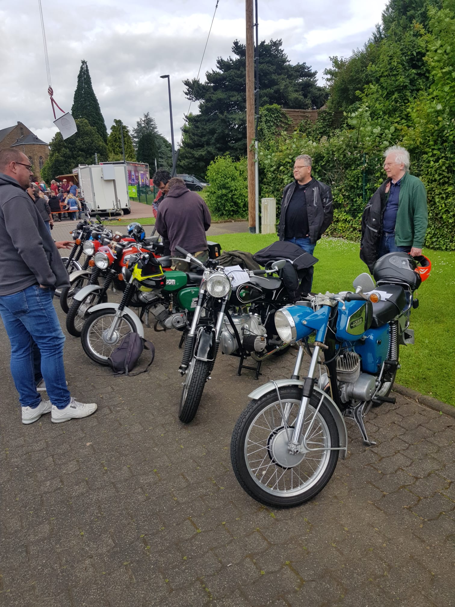 Mopeds auf einem Treffen