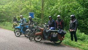 Mopeds an Grenze zu Frankreich