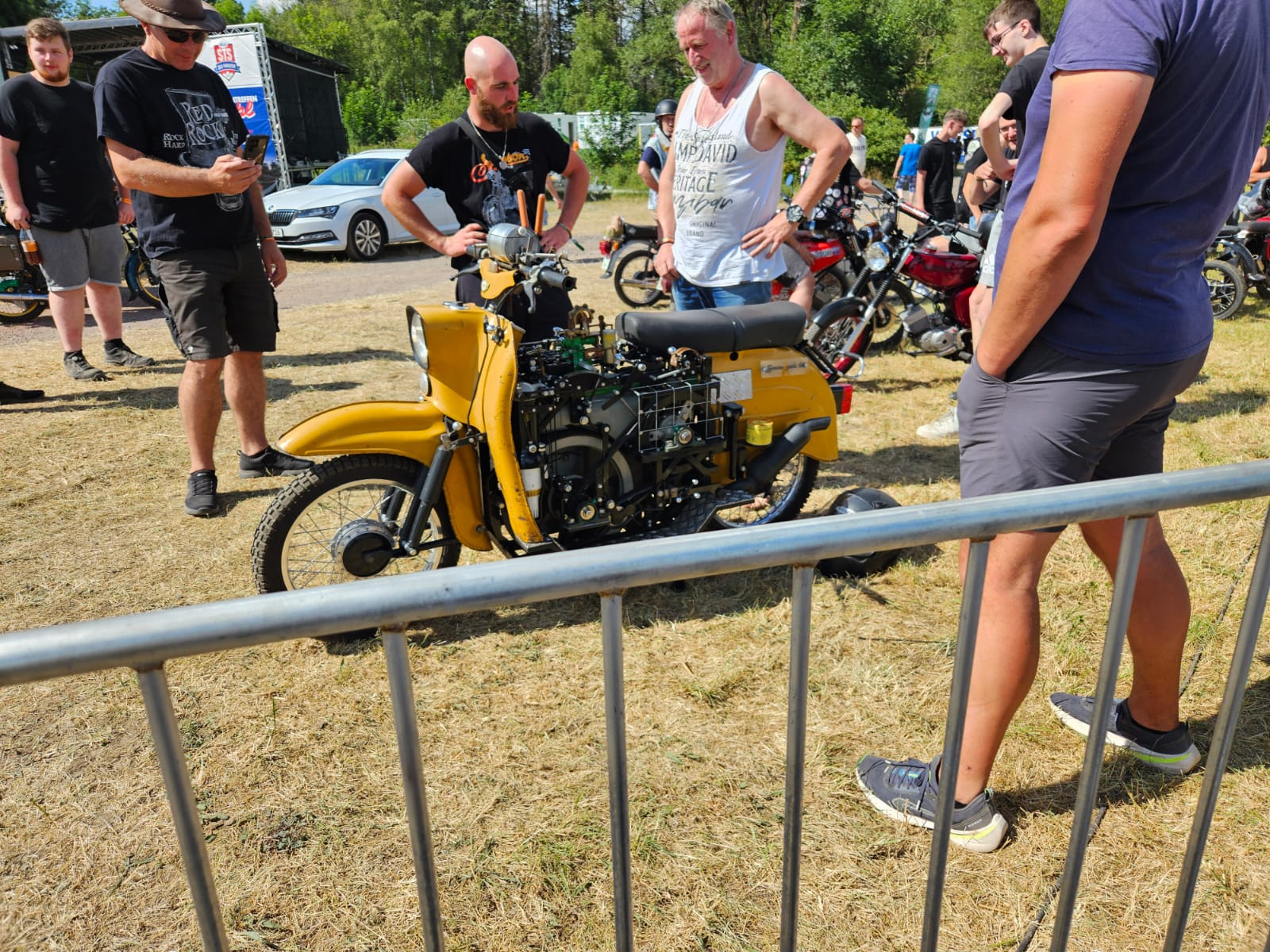 Eine Simson Schwalbe umgebaut auf Eigenbau Dieselmotor.