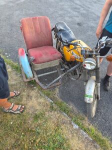 Moped Simson mit Beiwagen