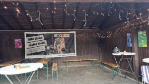 Unsere Location mit den ersten Mopeds