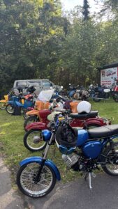 tolle Simson Mopeds auf dem Festplatz