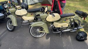 tolle Mopeds auf dem Festplatz