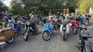 tolle Mopeds auf dem Festplatz